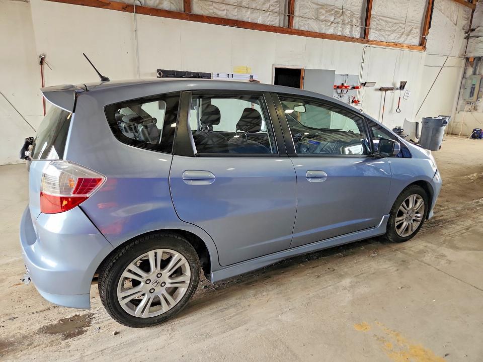 57651636 :رقم المزاد ، JHMGE8G5XBC005755 vin ، 2011 Honda Fit مزاد بيع