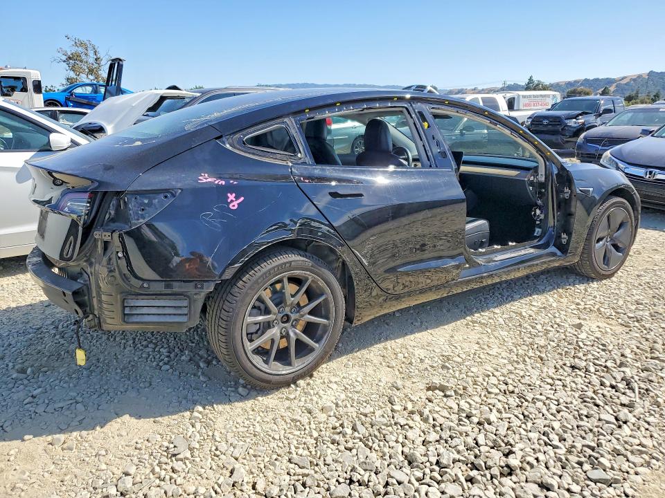 58750366 :رقم المزاد ، 5YJ3E1EA7JF108303 vin ، 2018 Tesla Model 3 مزاد بيع