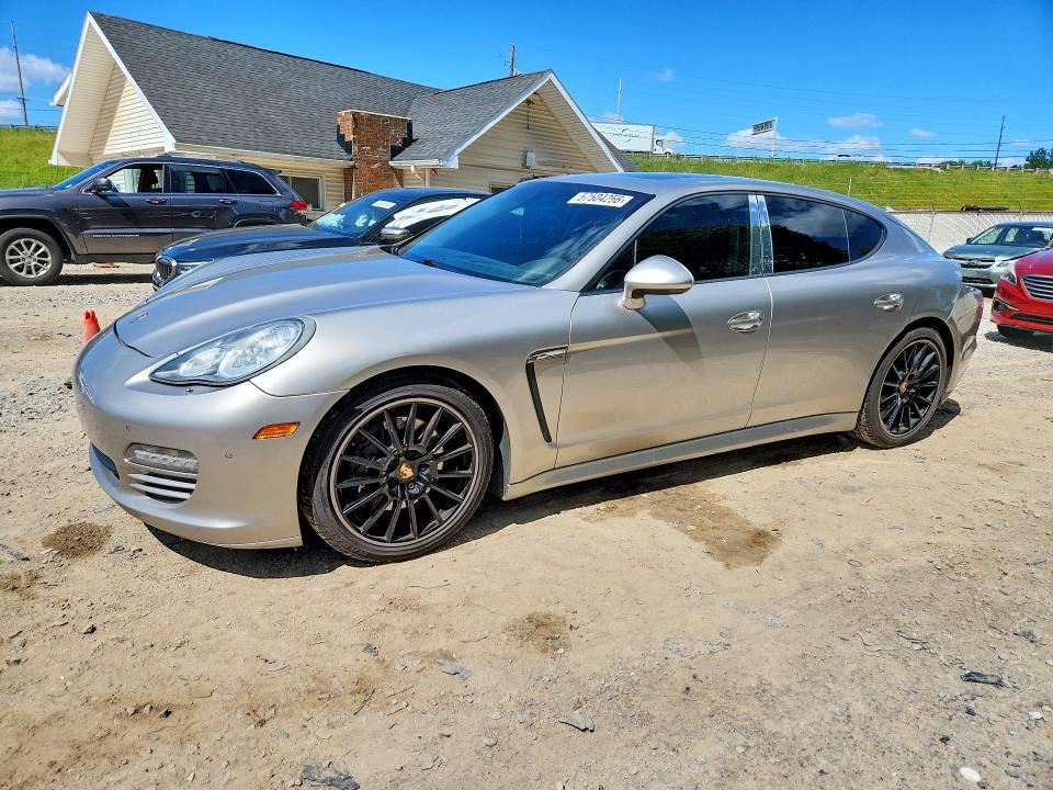 57504256 :رقم المزاد ، WP0AA2A72CL018852 vin ، 2012 Porsche Panemara 4 مزاد بيع