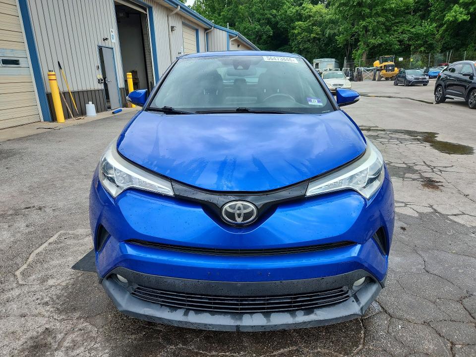56473846 :رقم المزاد ، NMTKHMBXXJR053756 vin ، 2018 Toyota C-hr مزاد بيع