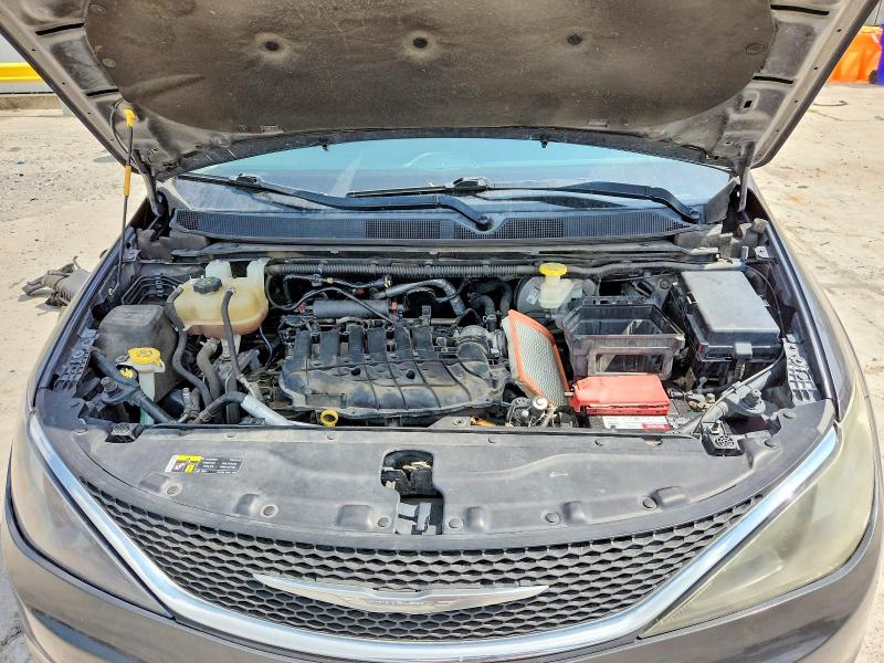 58994156 :رقم المزاد ، 2C4RC1DG7HR703592 vin ، 2017 Chrysler Pacifica مزاد بيع