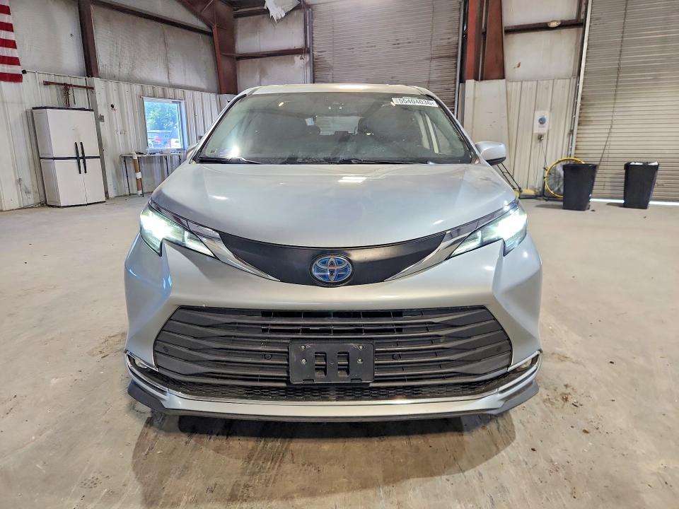Продаж на аукціоні авто 2021 Toyota Sienna, vin: 5TDYRKEC0MS032330, номер лоту: 55404036