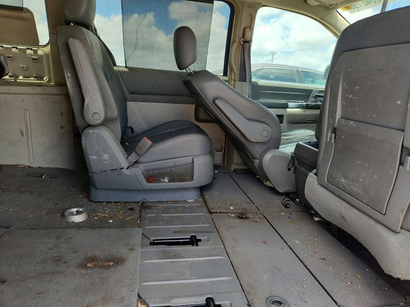 Auction sale of the 2008 Chrysler Town & Country, vin: 2A8HR54P58R143484, lot number: 56640196