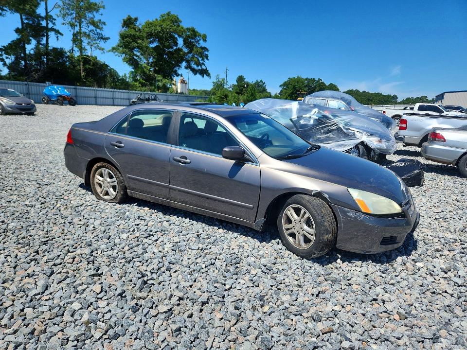 58403156 :رقم المزاد ، 1HGCM56857A118692 vin ، 2007 Honda Accord مزاد بيع
