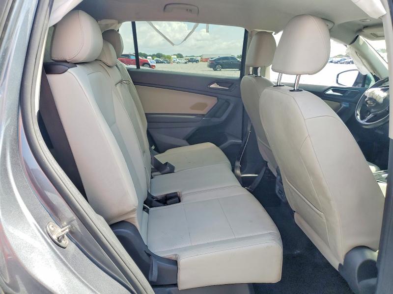 58090476 :رقم المزاد ، 3VV3B7AX8JM213550 vin ، 2018 Volkswagen Tiguan مزاد بيع