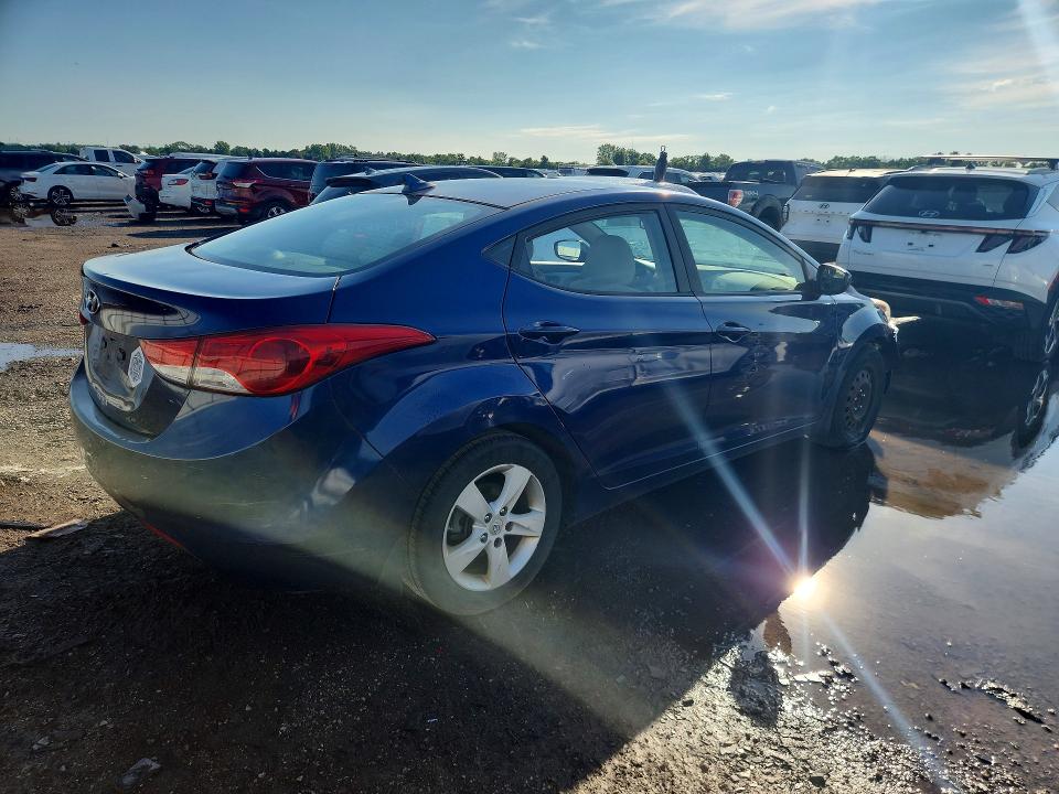 57443996 :رقم المزاد ، KMHDH4AE4DU561243 vin ، 2013 Hyundai Elantra مزاد بيع