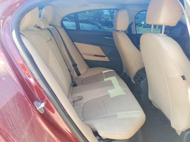56810646 :رقم المزاد ، SAJAR4BG4HA974230 vin ، 2017 Jaguar Xe مزاد بيع