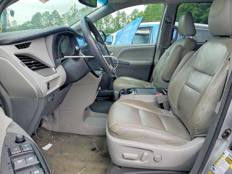 53277466 :رقم المزاد ، 5TDKZ3DC9HS831798 vin ، 2017 Toyota Sienna مزاد بيع
