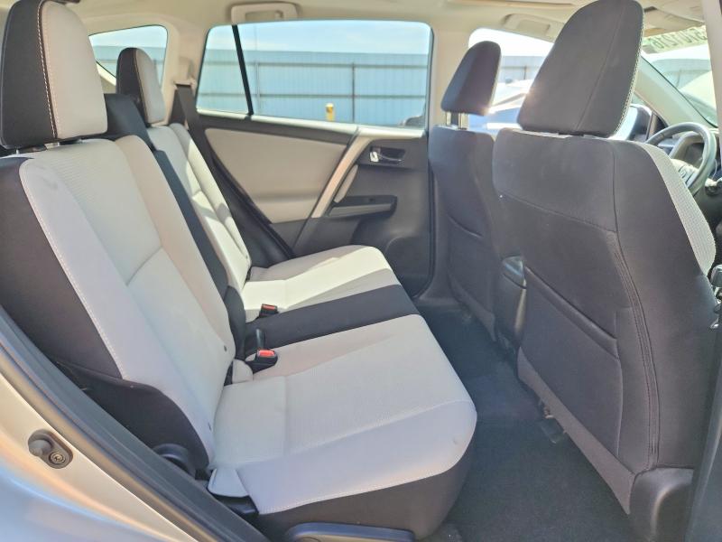 55701216 :رقم المزاد ، 2T3WFREV1JW463084 vin ، 2018 Toyota Rav4 مزاد بيع