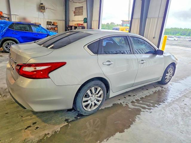 Auction sale of the 2017 Nissan Altima, vin: 1N4AL3APXHN322089, lot number: 58068836