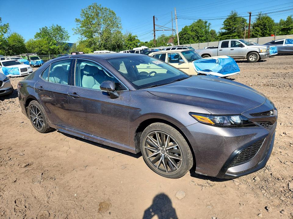 Auction sale of the 2024 Toyota Camry, vin: 4T1G11AK8RU244255, lot number: 54731796