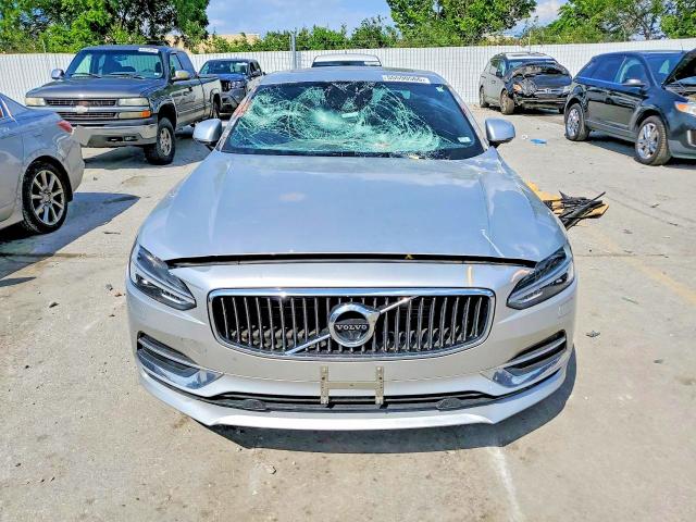 2017 Volvo S90 მანქანა იყიდება აუქციონზე, vin: YV1A22ML9H1012789, აუქციონის ნომერი: 55590566