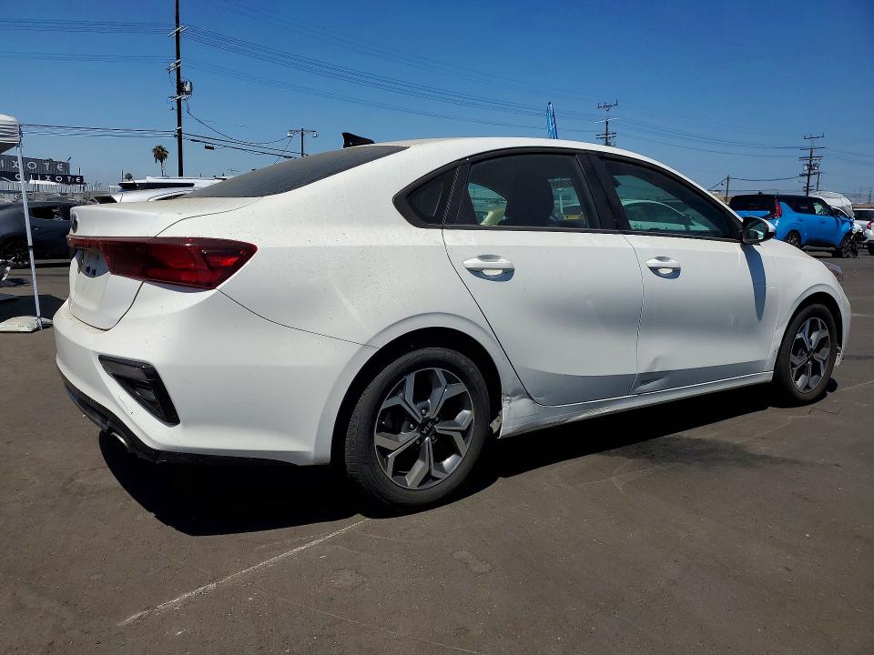 58769616 :رقم المزاد ، 3KPF24AD4ME355571 vin ، 2021 Kia Forte مزاد بيع