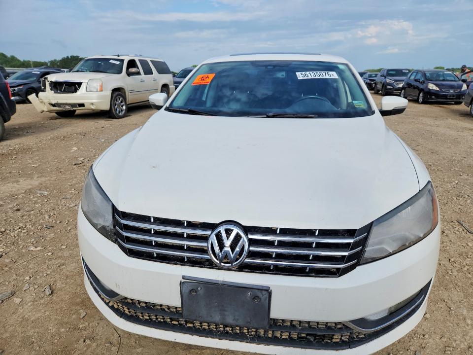 56135076 :رقم المزاد ، 1VWCN7A33EC113301 vin ، 2014 Volkswagen Passat مزاد بيع