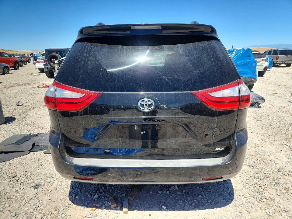 56526026 :رقم المزاد ، 5TDYZ3DC5HS768192 vin ، 2017 Toyota Sienna مزاد بيع
