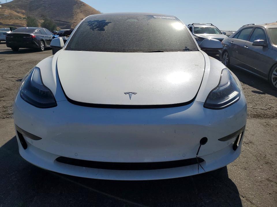 2022 Tesla Model 3 მანქანა იყიდება აუქციონზე, vin: 5YJ3E1EB2NF236611, აუქციონის ნომერი: 55824476
