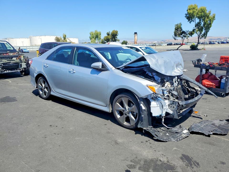 57599056 :رقم المزاد ، 4T1BK1FK8CU009765 vin ، 2012 Toyota Camry مزاد بيع
