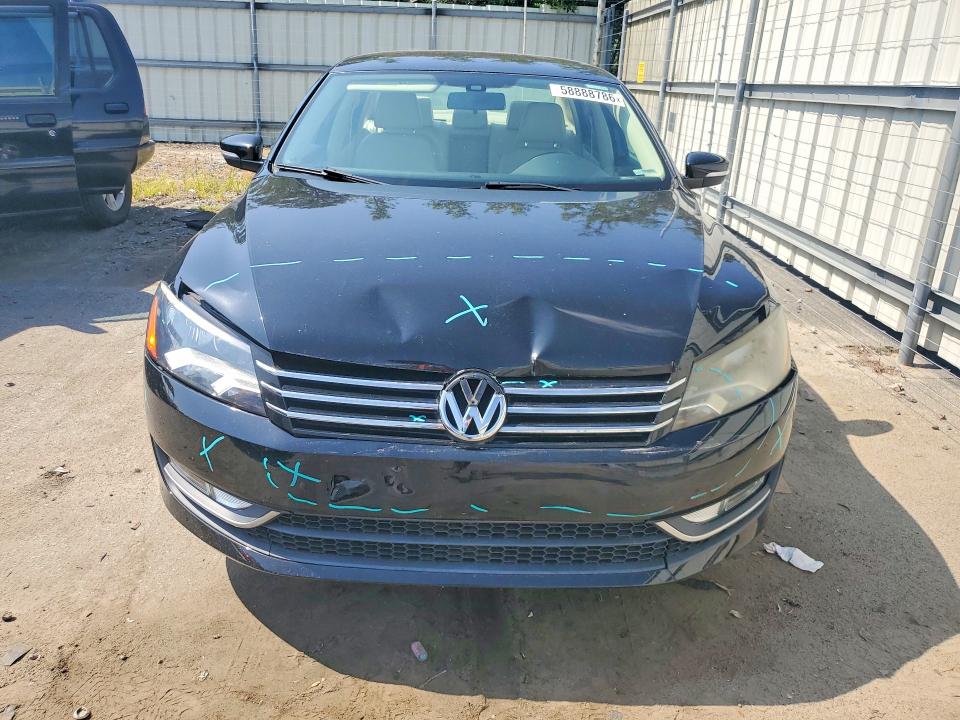 58888786 :رقم المزاد ، 1VWAT7A3XFC094468 vin ، 2015 Volkswagen Passat مزاد بيع
