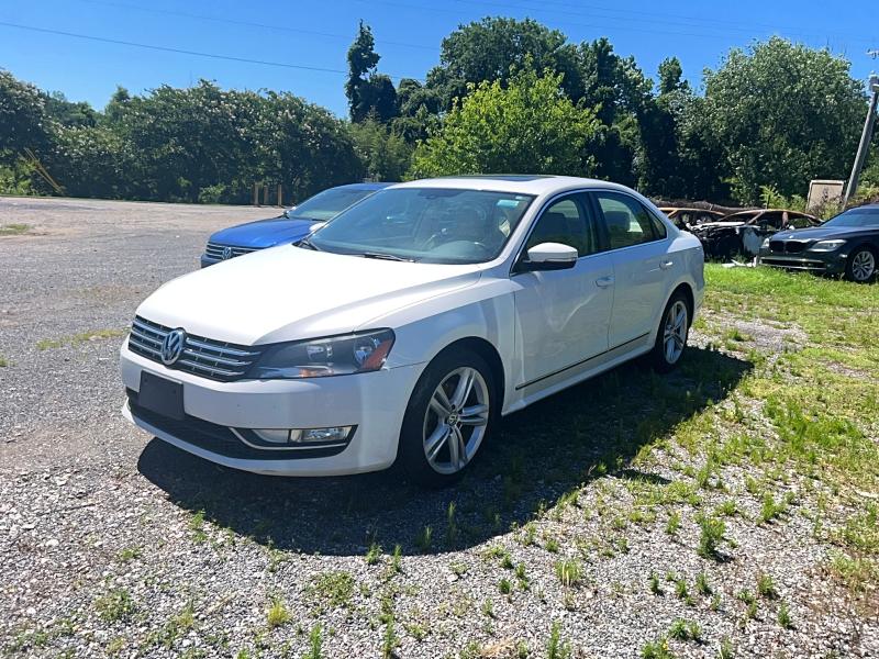 2015 Volkswagen Passat მანქანა იყიდება აუქციონზე, vin: 1VWCV7A32FC003843, აუქციონის ნომერი: 56260876