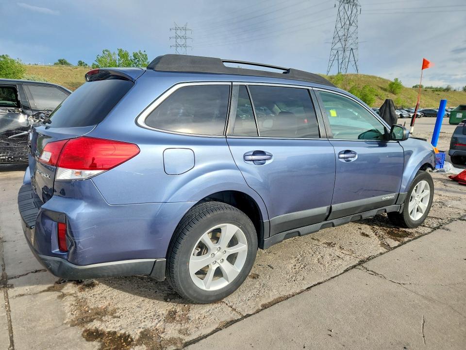 2013 Subaru Outback მანქანა იყიდება აუქციონზე, vin: 4S4BRCCC1D3254788, აუქციონის ნომერი: 55815636