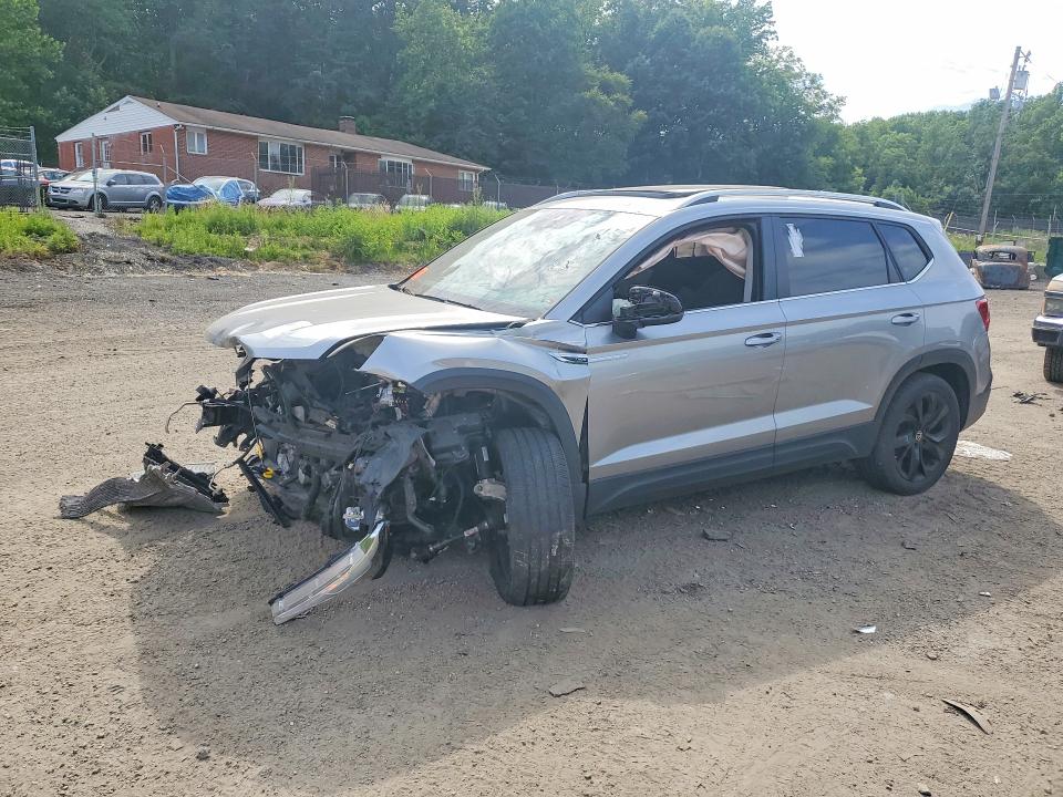 56902476 :رقم المزاد ، 3VVPX7B2XNM064294 vin ، 2022 Volkswagen Taos مزاد بيع