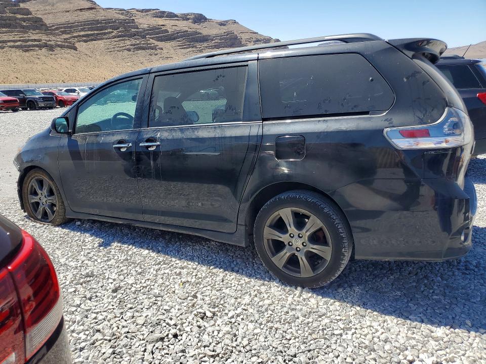56641236 :رقم المزاد ، 5TDXZ3DC4HS822870 vin ، 2017 Toyota Sienna مزاد بيع