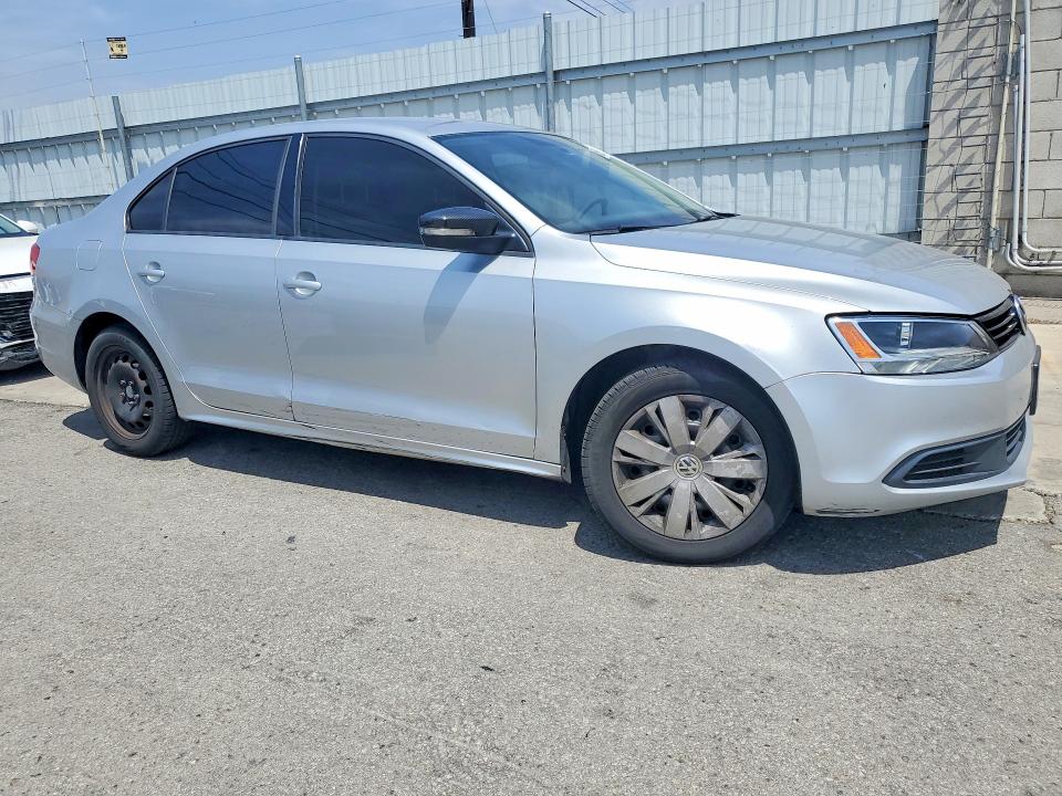 2014 Volkswagen Jetta მანქანა იყიდება აუქციონზე, vin: 3VWD17AJ4EM226901, აუქციონის ნომერი: 55993666