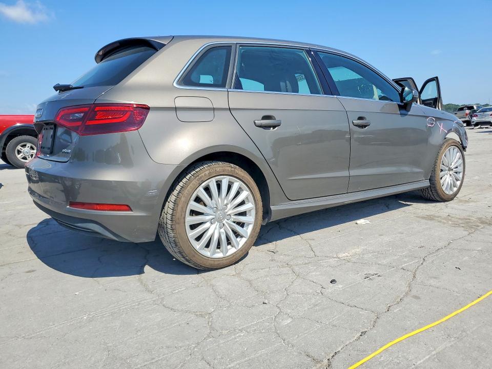55593266 :رقم المزاد ، WAUTPBFF5GA092451 vin ، 2016 Audi A3 مزاد بيع