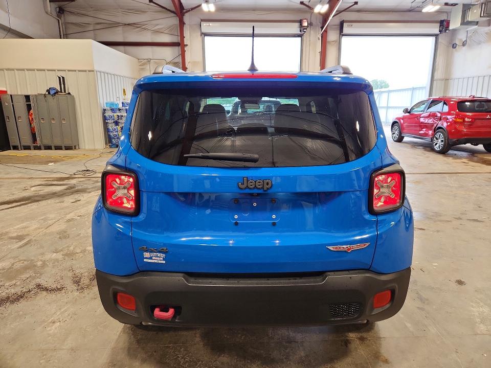2015 Jeep Renegade მანქანა იყიდება აუქციონზე, vin: ZACCJBCT8FPB88815, აუქციონის ნომერი: 57673296