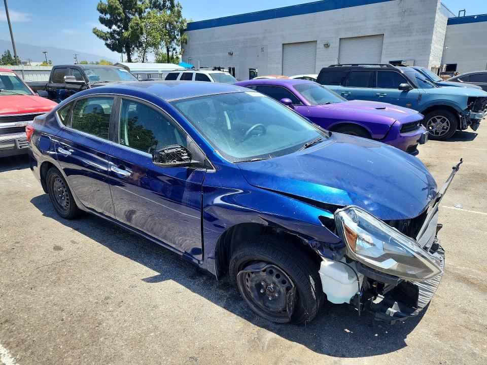 55929596 :رقم المزاد ، 3N1AB7AP3KY275814 vin ، 2019 Nissan Sentra مزاد بيع