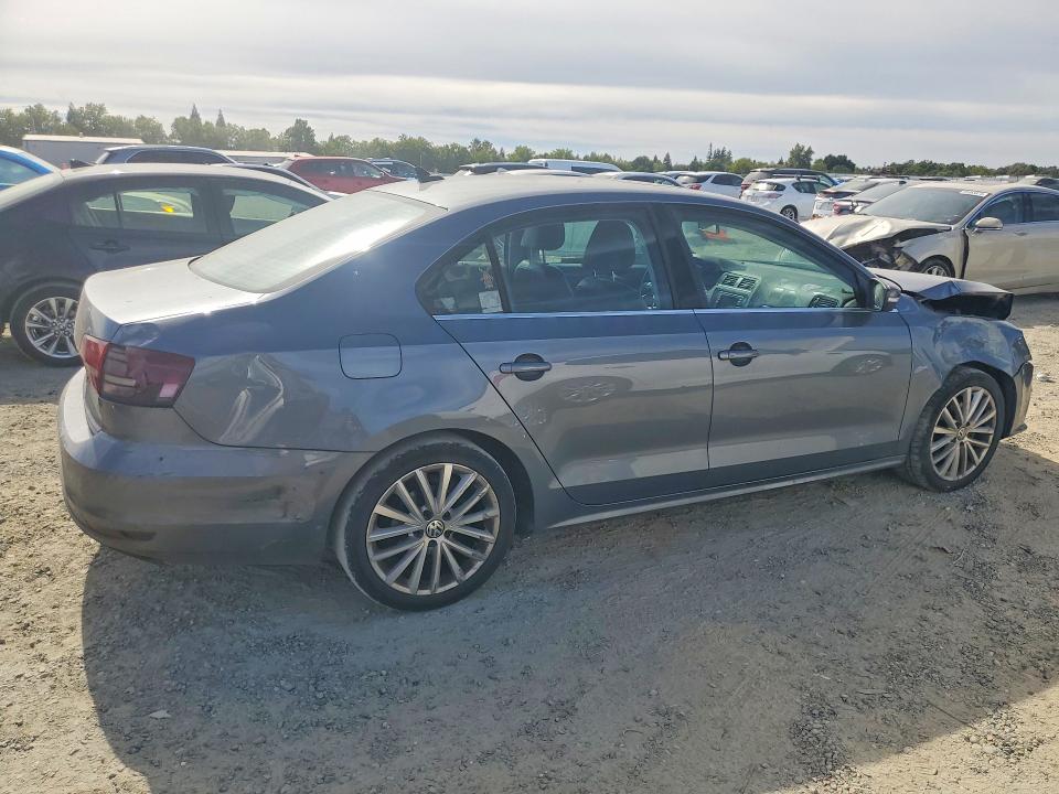 58836176 :رقم المزاد ، 3VWL17AJ3GM228427 vin ، 2016 Volkswagen Jetta مزاد بيع