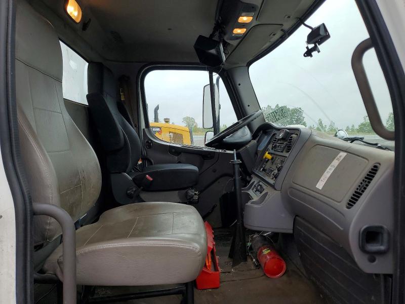 Продаж на аукціоні авто 2016 Freightliner M2, vin: 1FVHCYCYXGHHB4484, номер лоту: 57954186