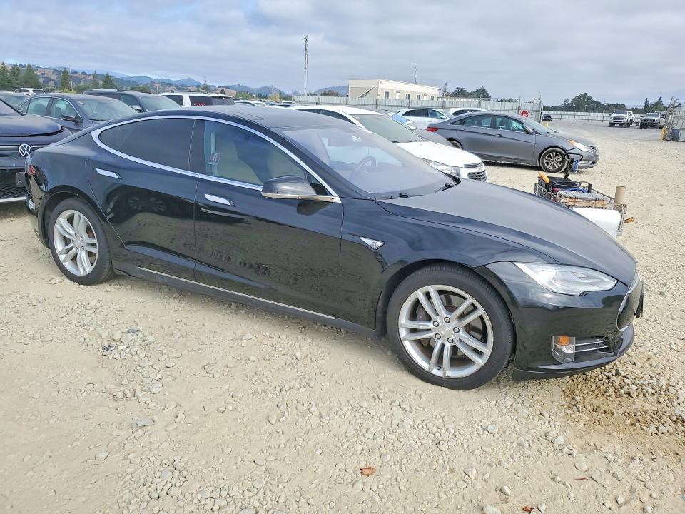 58150996 :رقم المزاد ، 5YJSA1H19EFP35397 vin ، 2014 Tesla Model S مزاد بيع