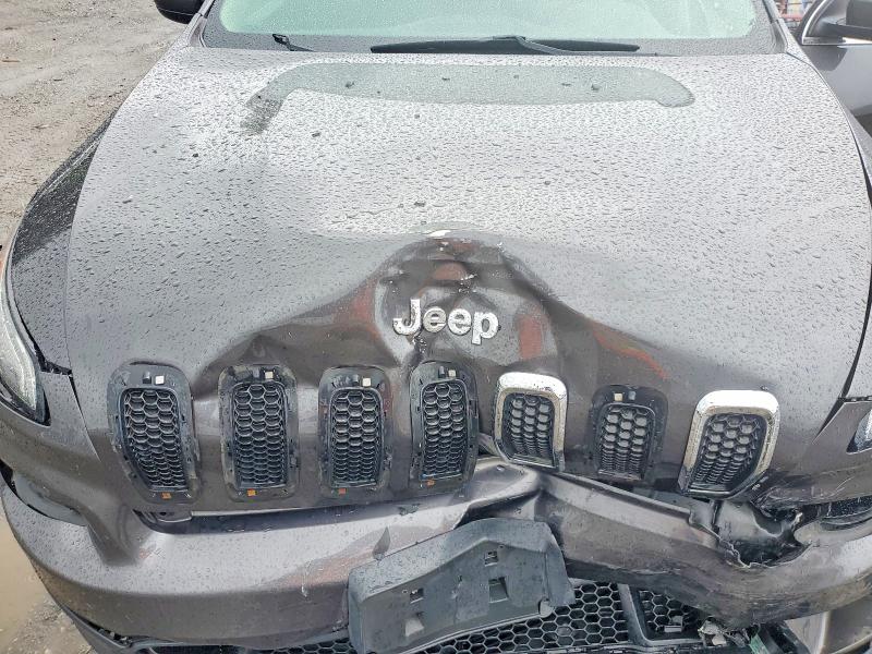 58597086 :رقم المزاد ، 1C4PJMCB3HW564735 vin ، 2017 Jeep Cherokee مزاد بيع