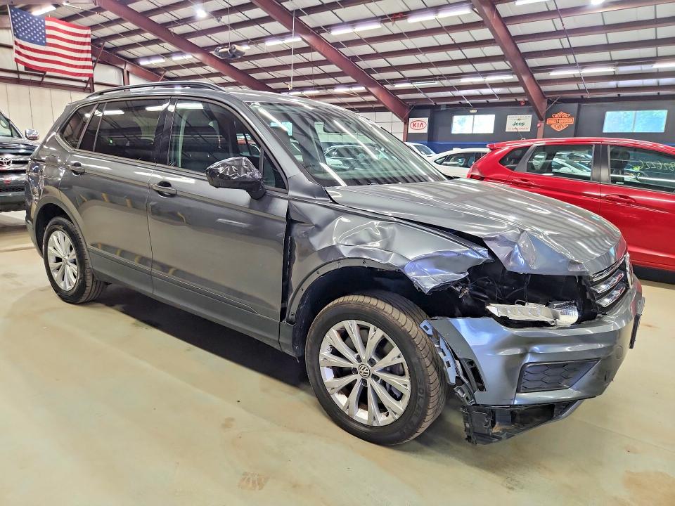 57782736 :رقم المزاد ، 3VV0B7AX8KM095553 vin ، 2019 Volkswagen Tiguan مزاد بيع