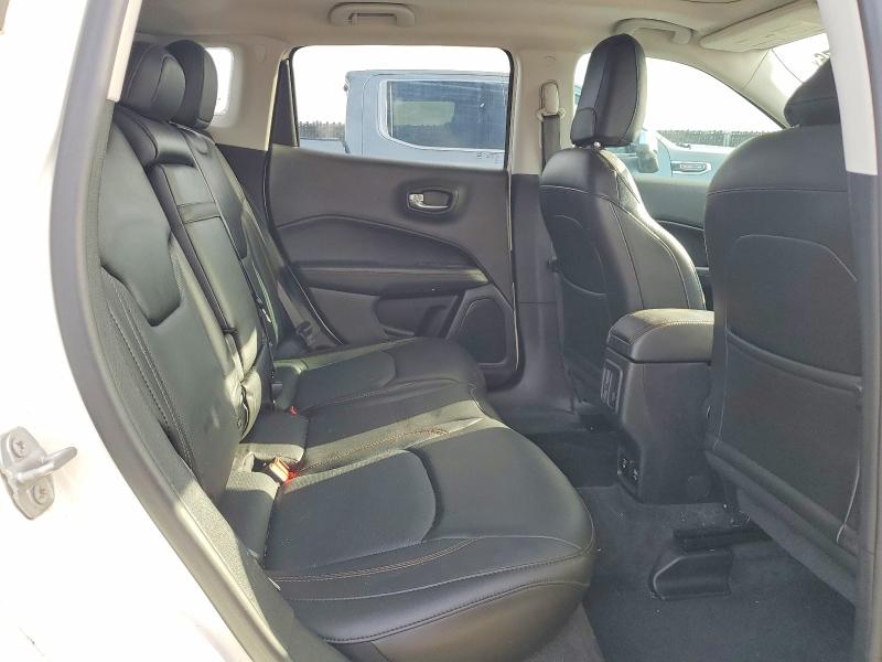 55420076 :رقم المزاد ، 3C4NJDCBXJT245206 vin ، 2018 Jeep Compass مزاد بيع