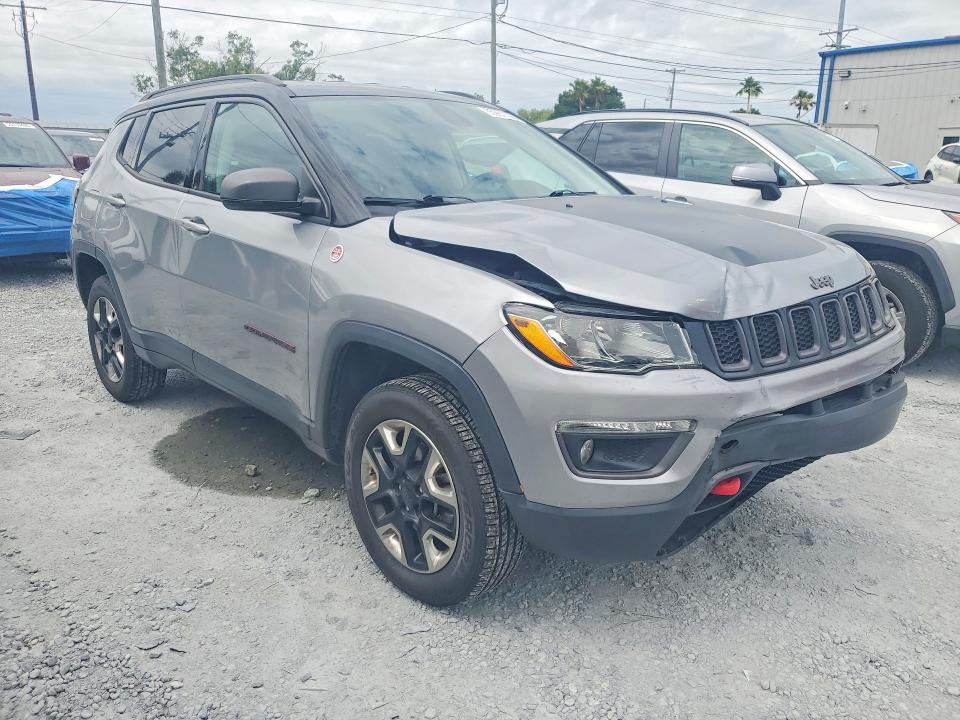 55961706 :رقم المزاد ، 3C4NJDDB3JT201112 vin ، 2018 Jeep Compass مزاد بيع