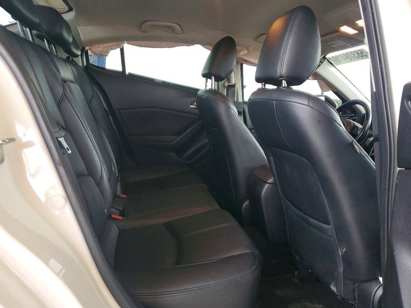 58378416 :رقم المزاد ، 3MZBN1V38JM184005 vin ، 2018 Mazda 3 مزاد بيع