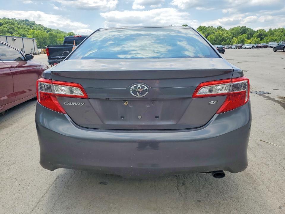 56280296 :رقم المزاد ، 4T1BF1FK7EU410361 vin ، 2014 Toyota Camry مزاد بيع