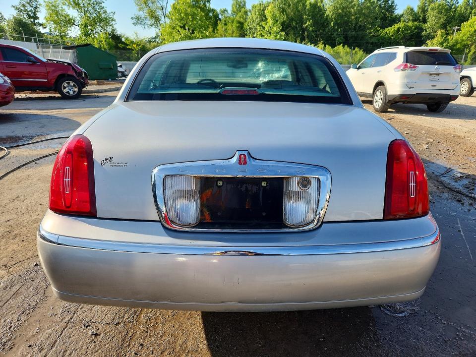 Aukcja sprzedaży 2002 Lincoln Town Car, vin: 1LNHM81W82Y661350, numer aukcji: 57749156