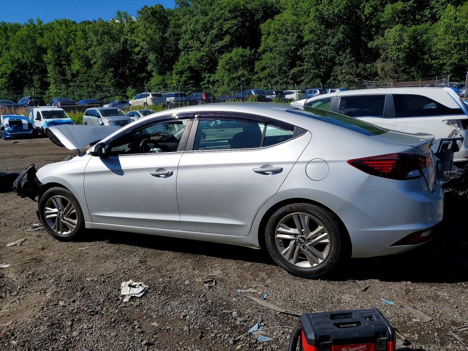 57139656 :رقم المزاد ، 5NPD84LF4KH449169 vin ، 2019 Hyundai Elantra مزاد بيع