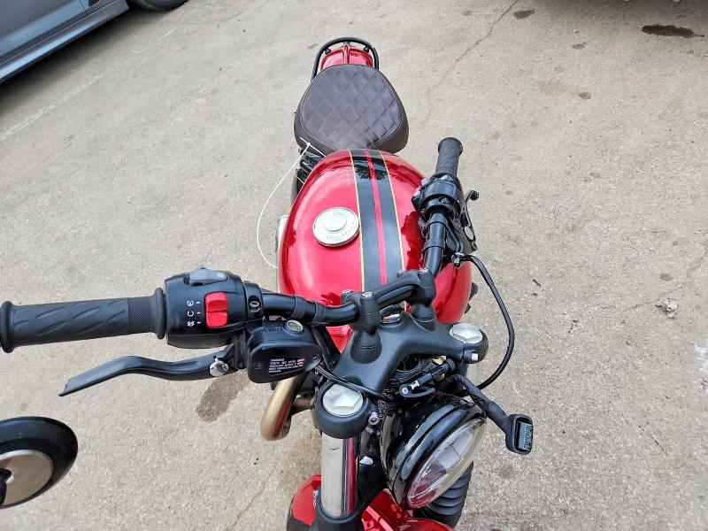 57903696 :رقم المزاد ، SMTD53HL0NTAW7274 vin ، 2022 Triumph Motorcycle Bonneville مزاد بيع