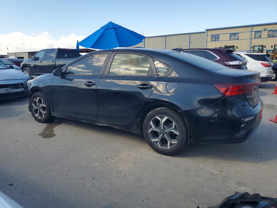 2021 Kia Forte მანქანა იყიდება აუქციონზე, vin: 3KPF24AD1ME290596, აუქციონის ნომერი: 57369006