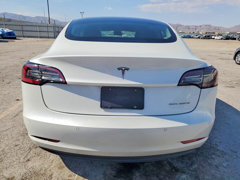 58061076 :رقم المزاد ، 5YJ3E1EB8NF169142 vin ، 2022 Tesla Model 3 مزاد بيع