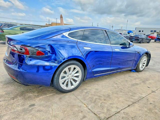 58406856 :رقم المزاد ، 5YJSA1E22HF195330 vin ، 2017 Tesla Model S مزاد بيع