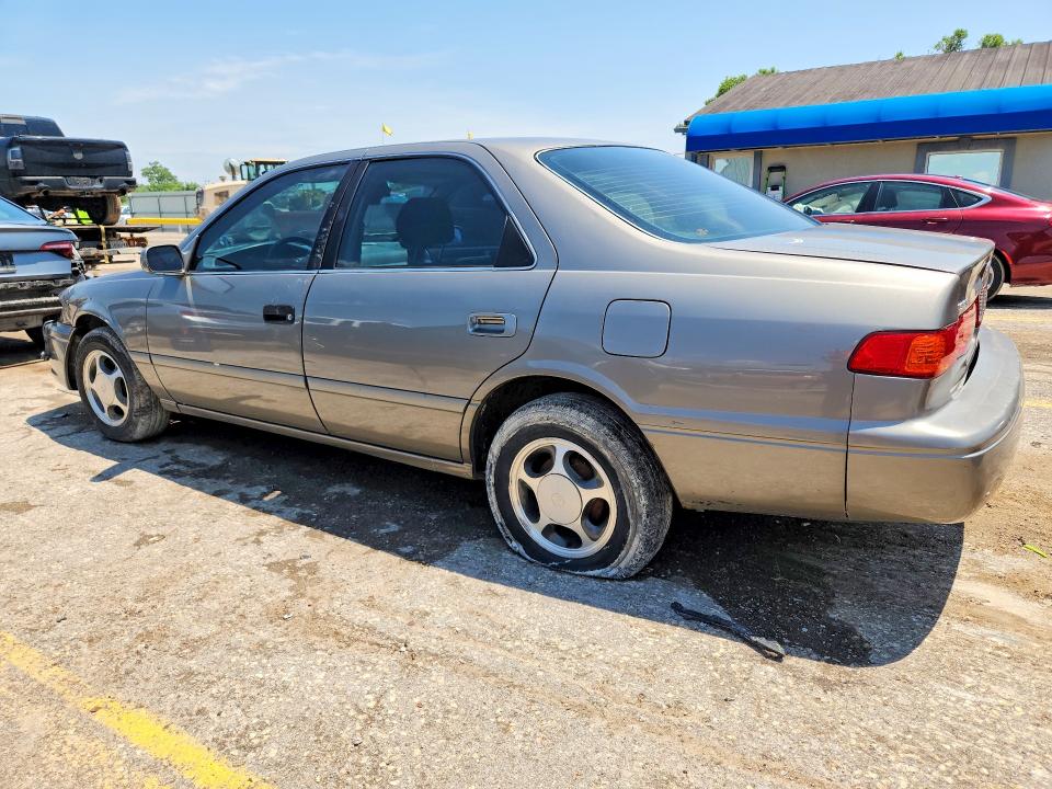 58689056 :رقم المزاد ، 4T1BG22K41U053675 vin ، 2001 Toyota Camry مزاد بيع