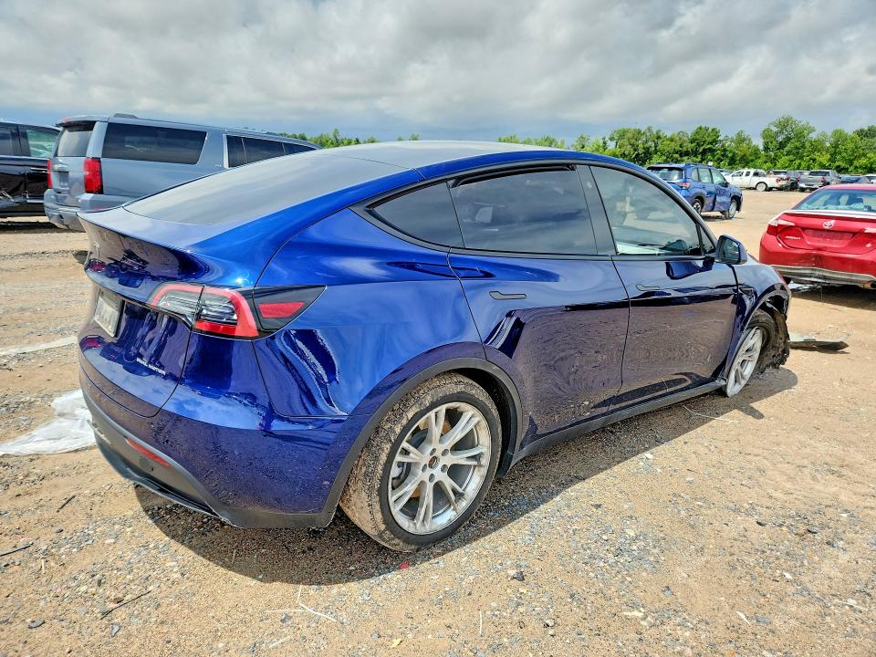 55821786 :رقم المزاد ، 7SAYGDEE9PA111717 vin ، 2023 Tesla Model Y مزاد بيع