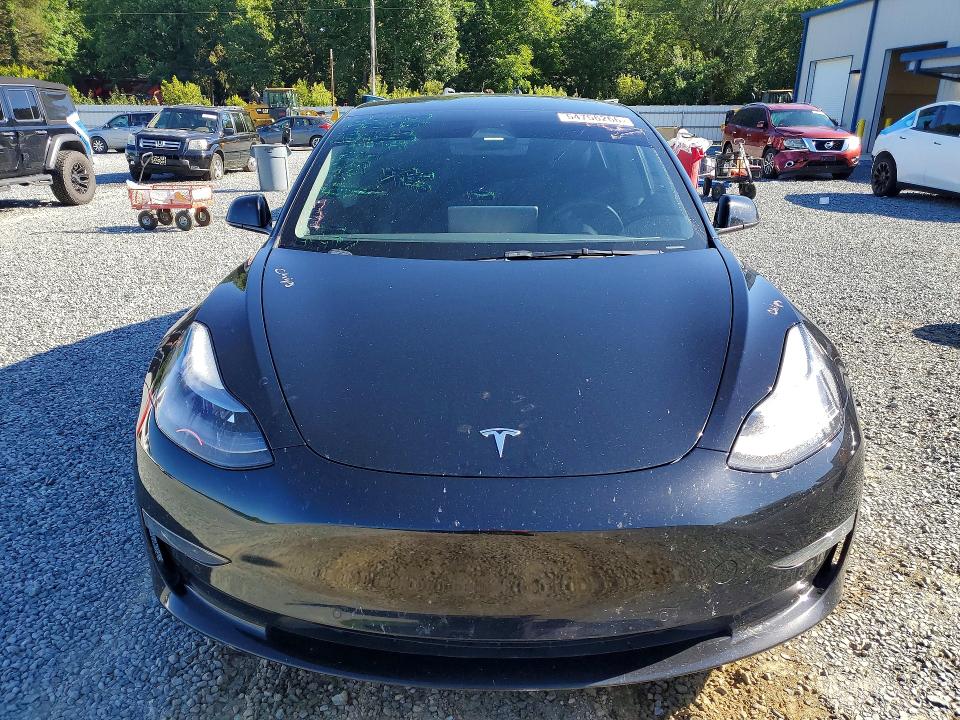 2022 Tesla Model 3 მანქანა იყიდება აუქციონზე, vin: 5YJ3E1EB6NF272897, აუქციონის ნომერი: 54756266
