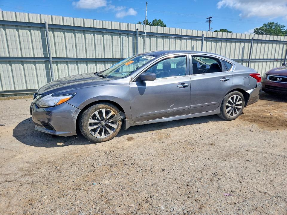 Продажа на аукционе авто 2017 Nissan Altima, vin: 1N4AL3AP3HC177814, номер лота: 59106246