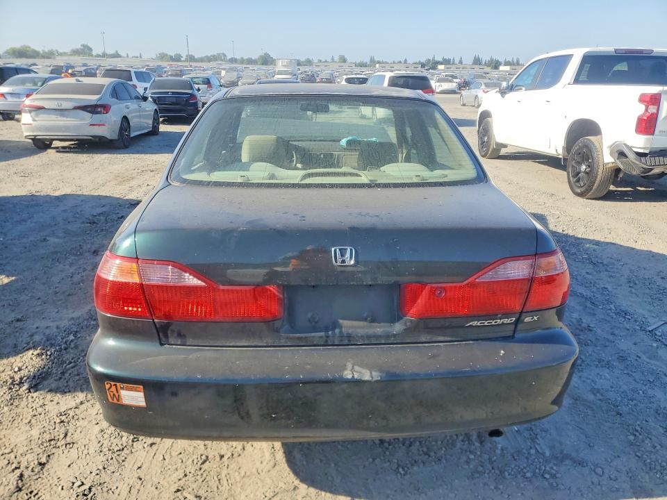57725136 :رقم المزاد ، JHMCG6676YC030404 vin ، 2000 Honda Accord مزاد بيع